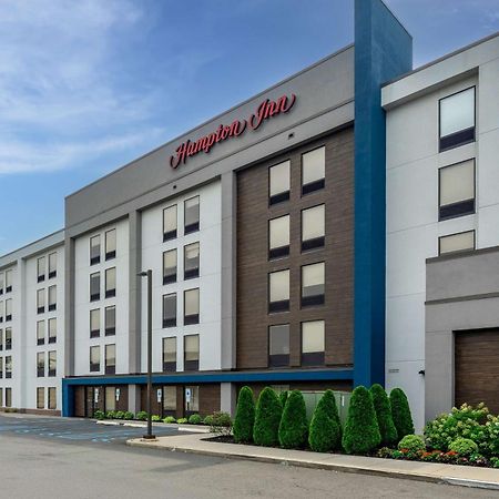 Hampton Inn Уудбридж Екстериор снимка